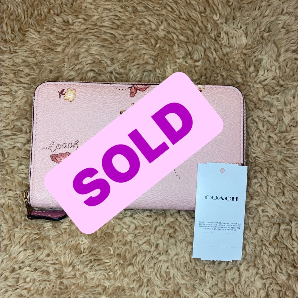 COPY - COPY - Coach Butterfly wallet 🦋